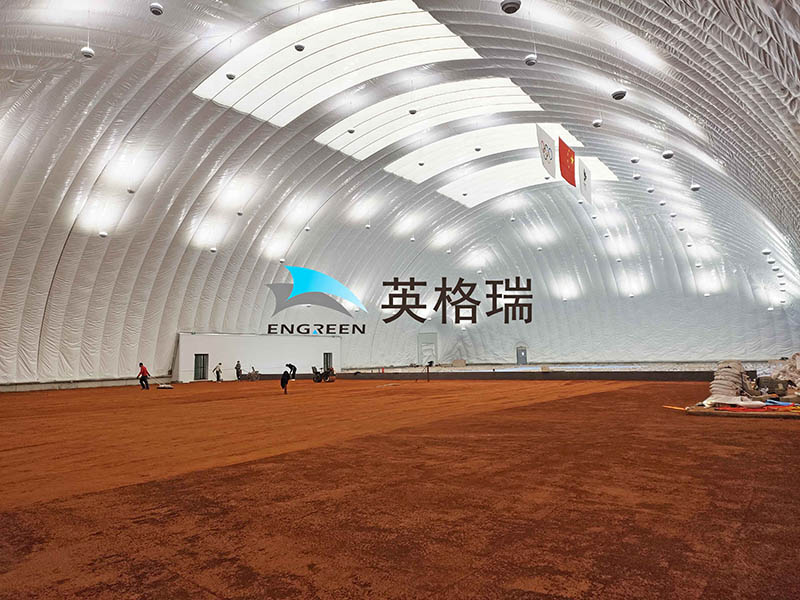 富二代精产国品體育館的采光方式是如何實現的？