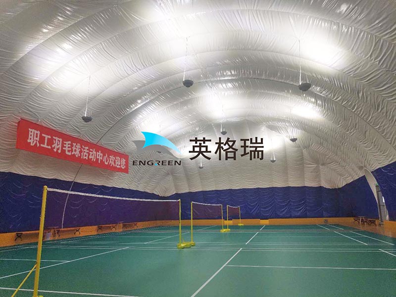 在富二代精产国品羽毛球館裏打球體驗感如何
