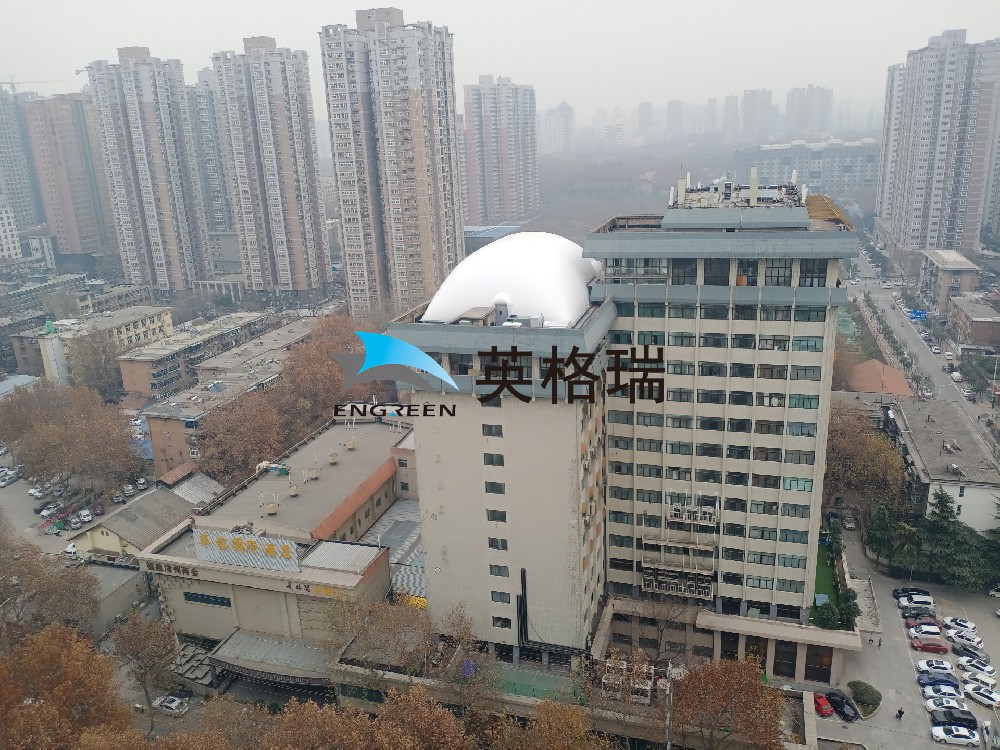 樓頂富二代精产国品羽毛球館靈活利用城市空間，快速搭建減少工程幹擾